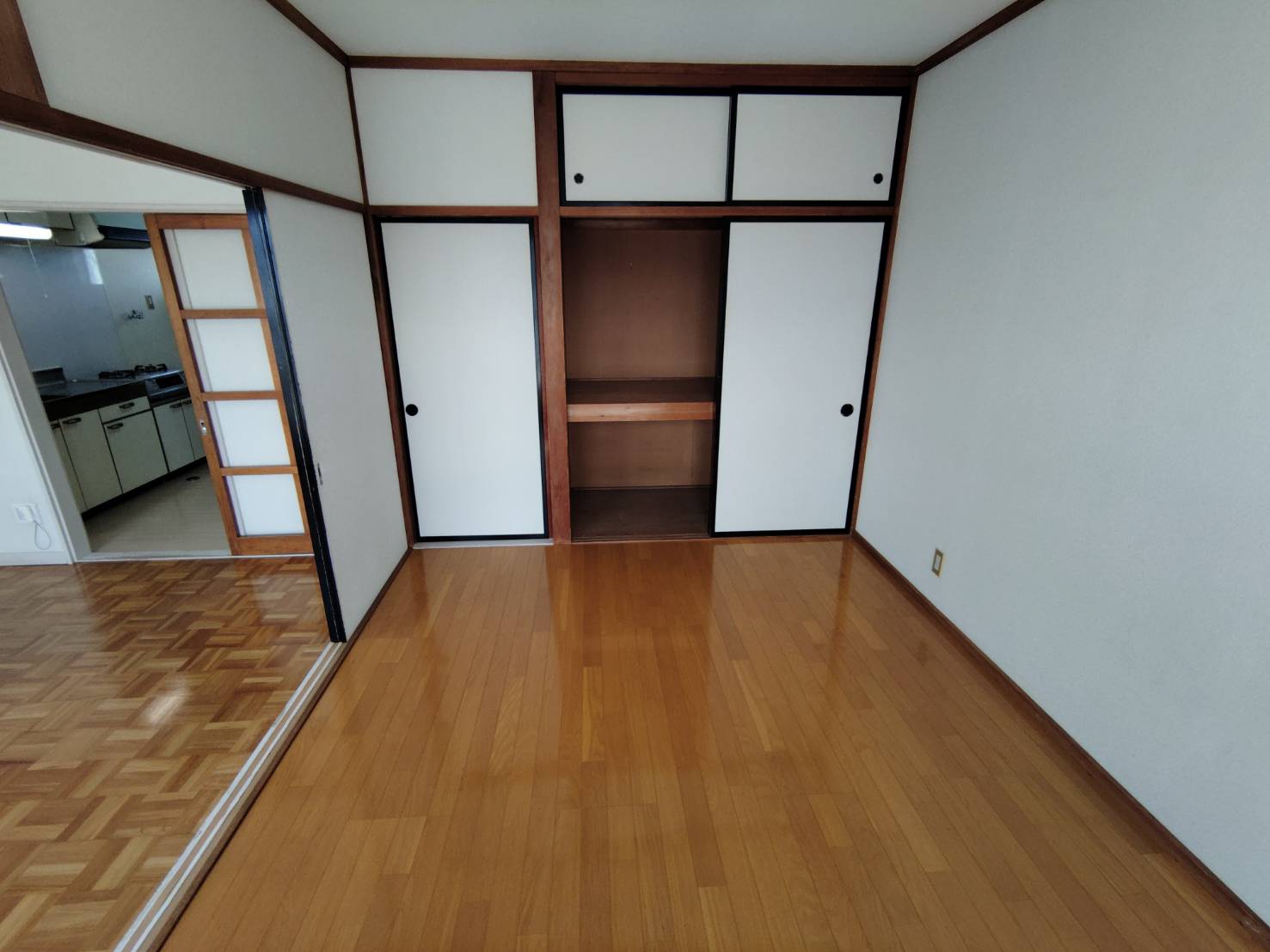 カーサ城の内Iの居間写真