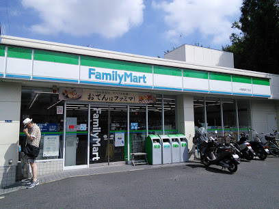 コンビニ　ファミリーマート（コンビニ）まで434m