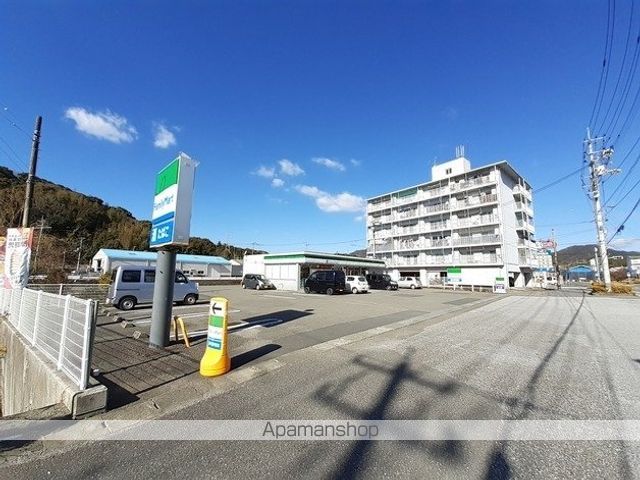 コンビニ　ファミリーマート　高知長浜店（コンビニ）まで120m