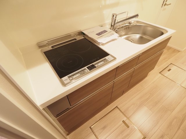 キッチン　※同物件の別部屋参考写真です。