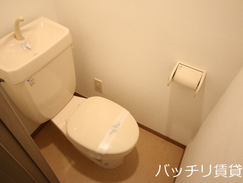 トイレ　同型タイプの為、現状を優先致します。