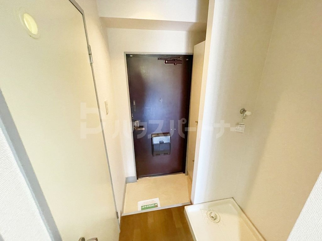 玄関　※別号室参考写真※