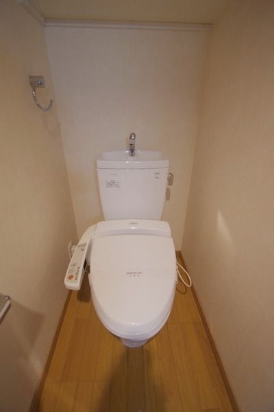 トイレ　☆うれしいウォシュレット付き☆