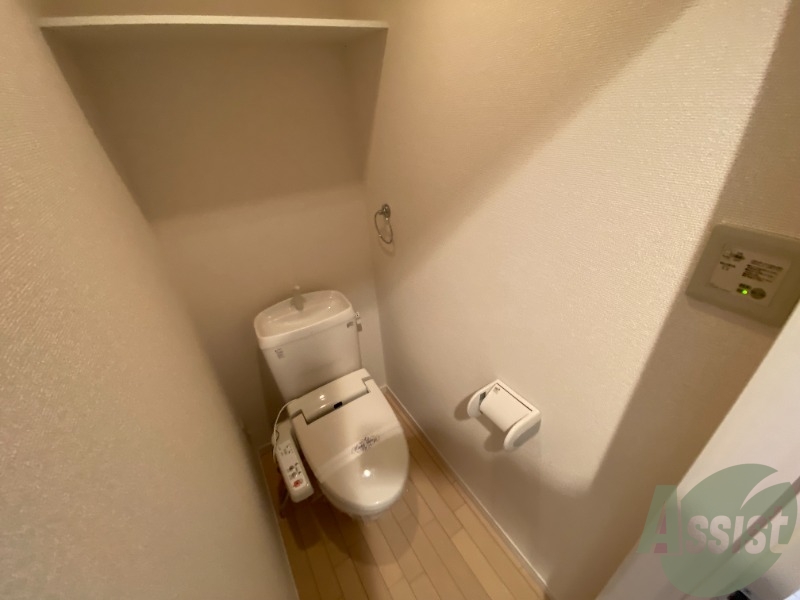 トイレ　温水洗浄便座付きのトイレは、使用しやすそうですね。