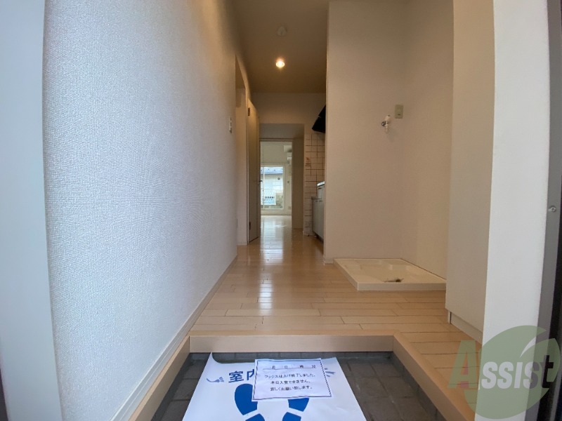 玄関　玄関からの階段スぺ*スも上がりやすそうですね。