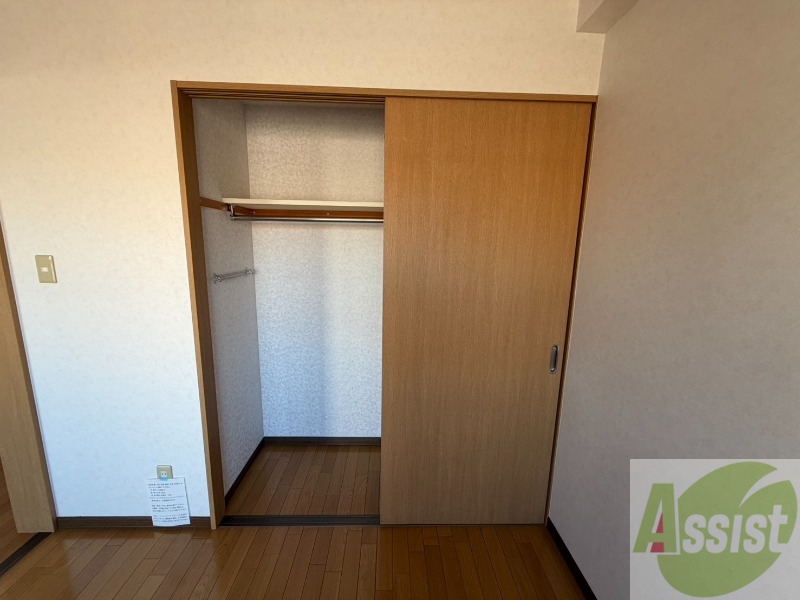 収納　寝室にあったクローゼット。荷物がたくさんあっても大丈夫。
