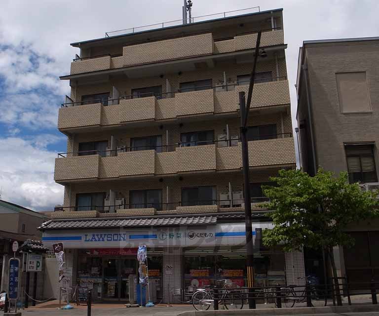 コンビニ　ローソン東山三条神宮道店（コンビニ）まで123m