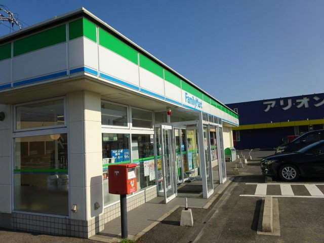 コンビニ　ファミリーマート　東出雲インター店（コンビニ）まで843m
