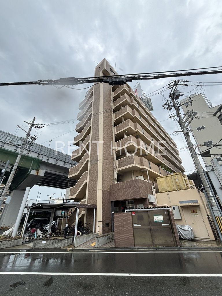建物外観　RC造の8階建てのマンションです。