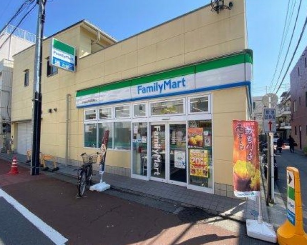 コンビニ　ファミリーマート伊勢彦鮫洲旧東海道店（コンビニ）まで91m