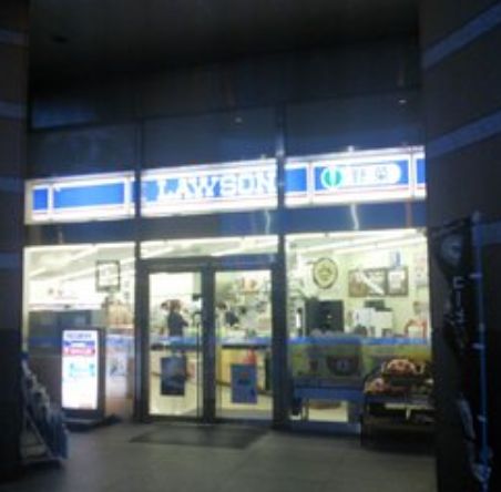コンビニ　ローソン荏原中延駅前店（コンビニ）まで102m