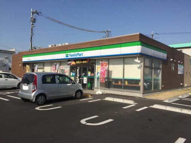 コンビニ　ファミリーマート　岡山田中店（コンビニ）まで416m