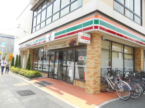 コンビニ　セブンイレブン 大田区大森北4丁目店（コンビニ）まで136m