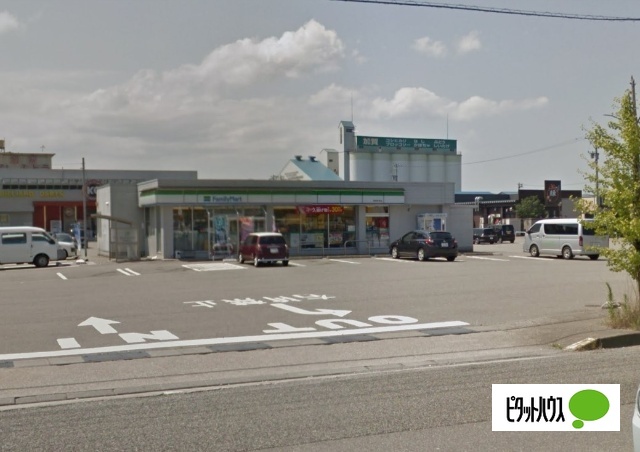 コンビニ　ファミリーマート丸岡北店（コンビニ）まで632m