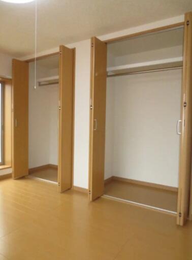 収納　同物件別間取り別部屋の写真となります。