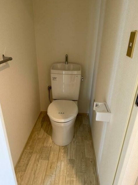 京王相模原線 稲城駅 徒歩5分 4階建 築40年のトイレ写真