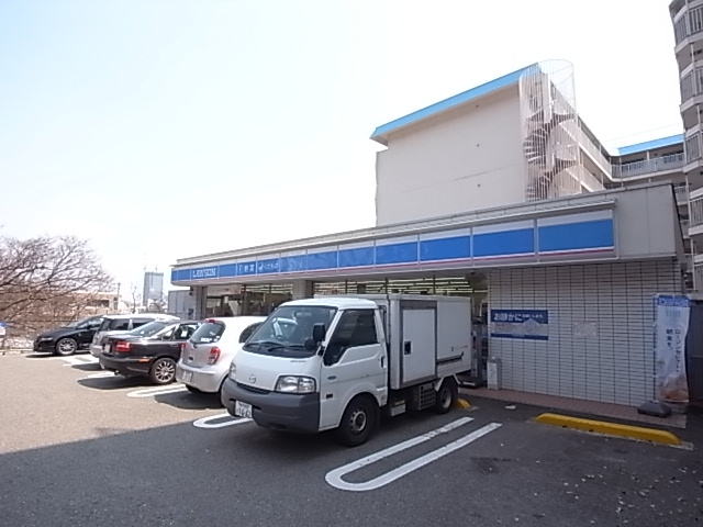 コンビニ　ローソン（コンビニ）まで257m