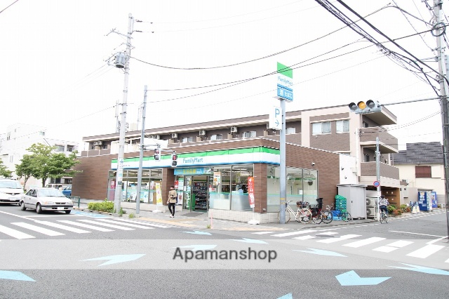 コンビニ　ファミリーマート（コンビニ）まで568m
