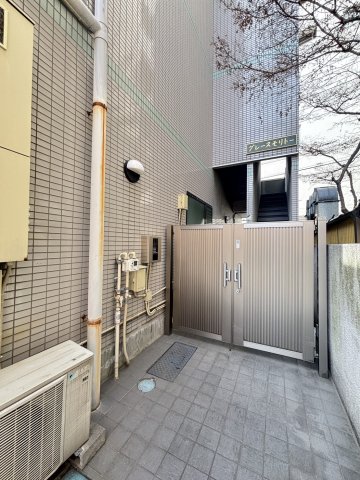 京王競馬場線 東府中駅 徒歩1分 4階建 築32年の外観写真