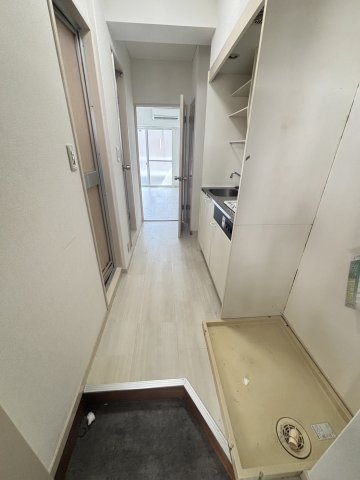 京王競馬場線 東府中駅 徒歩1分 4階建 築32年の玄関写真