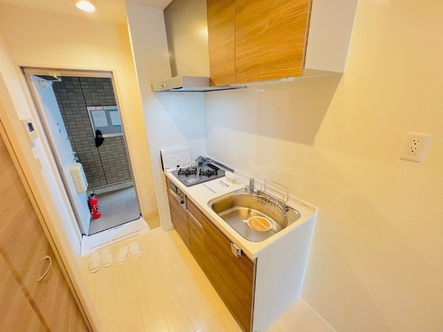 キッチン　同一建物内１０３号室内装写真転載