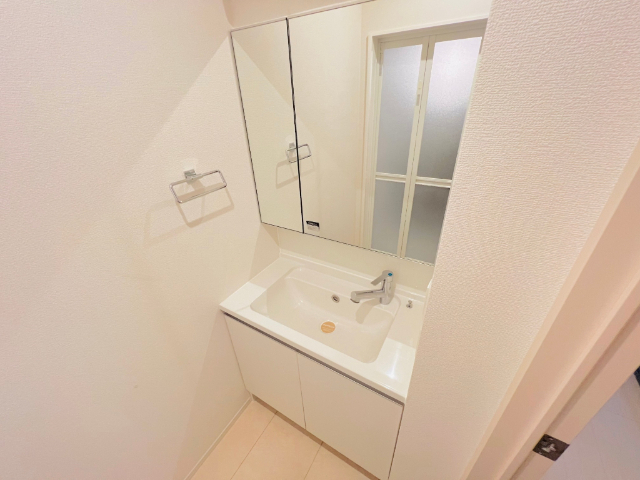 洗面設備　同一建物内１０３号室内装写真転載