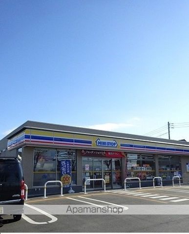 コンビニ　ミニストップ（コンビニ）まで742m