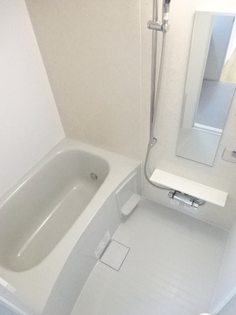 バス・シャワールーム　同一物件別部屋写真