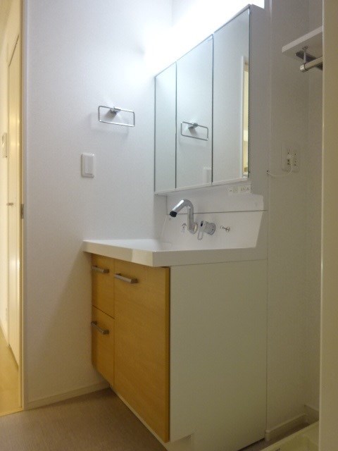 洗面設備　同一物件別部屋写真