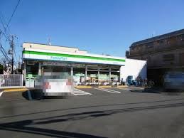 コンビニ　ファミリーマート世田谷松葉通り店（コンビニ）まで436m