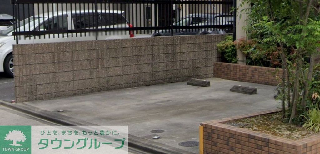 駐車場　庭
