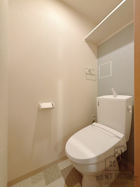 ＪＲ阪和線 富木駅 徒歩3分 3階建 築1年のトイレ写真