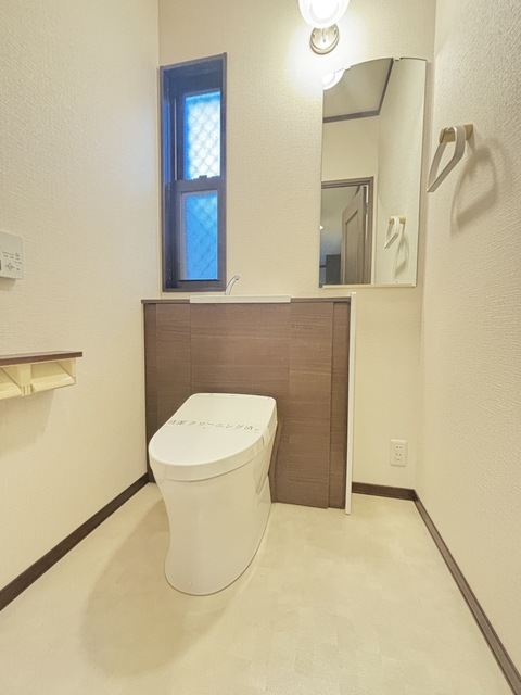 ブルーライン センター北駅 徒歩9分 2階建 築33年のトイレ写真