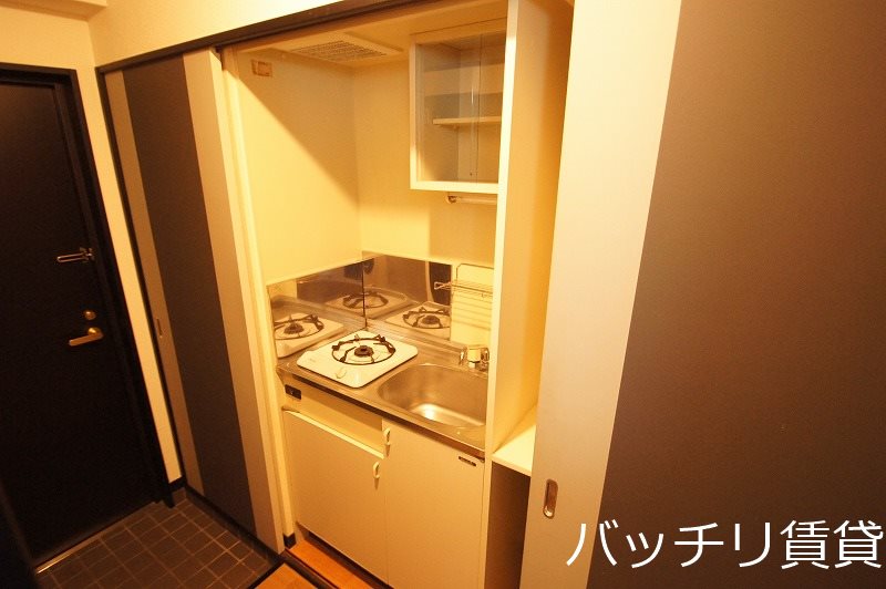 キッチン　別号室タイプの為、現状を優先いたします