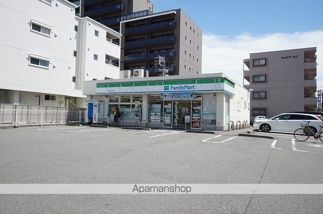 コンビニ　ファミリーマート静岡大坪南店（コンビニ）まで613m