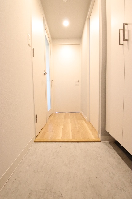 アンジュ栄の玄関写真