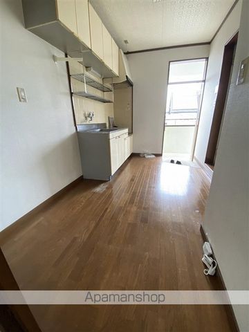 ＪＲ東北本線 南福島駅 徒歩10分 2階建 築39年の居間写真