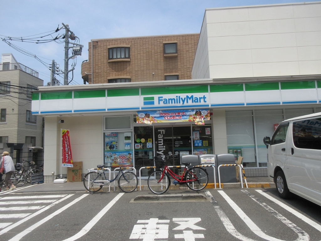 コンビニ　ファミリーマート 世田谷二丁目店（コンビニ）まで456m