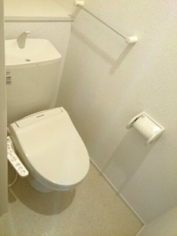 ＪＲ高崎線 籠原駅 徒歩22分 2階建 築10年のトイレ写真
