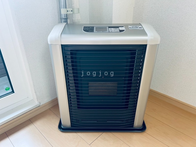 その他設備　冬はあったか石油ストーブです。
