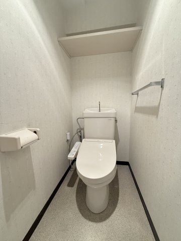 トイレ　温水洗浄暖房便座
