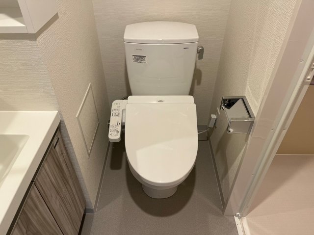 トイレ　※居住中の為、別部屋参照