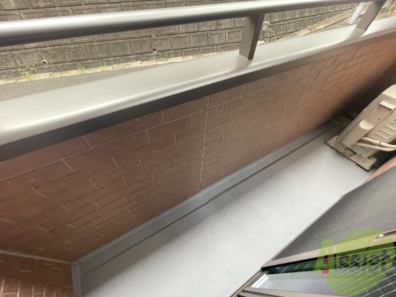 バルコニー　バルコニーの写真です。洗濯物をしっかり干せそうですね。