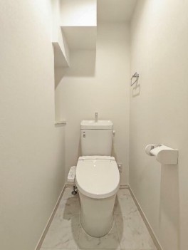 ＪＲ中央線 中野駅 徒歩7分 3階建 築1年のトイレ写真