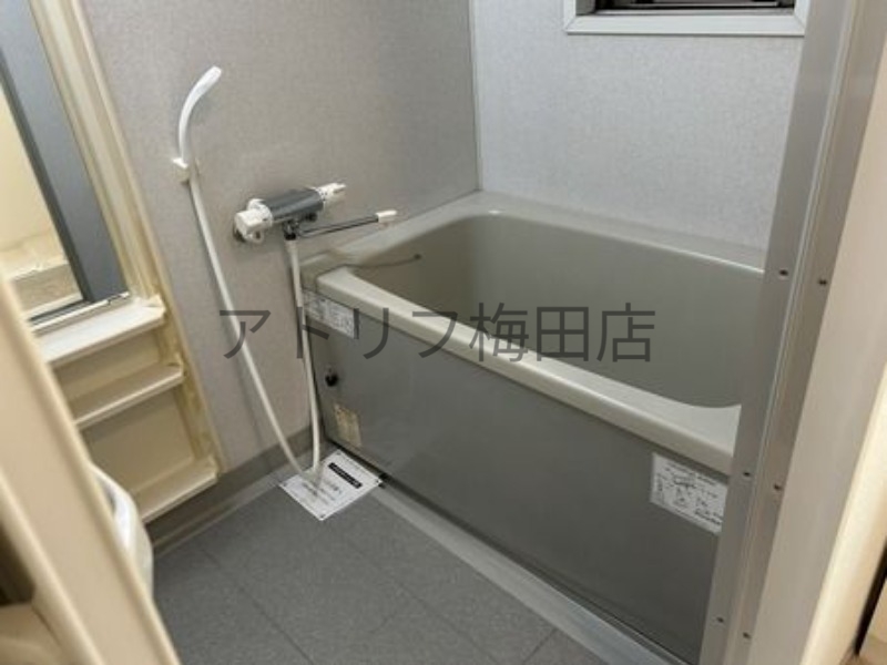 地下鉄谷町線 南森町駅 徒歩3分 9階建 築22年の風呂写真