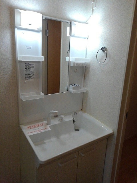 洗面設備　明るい洗面所です★