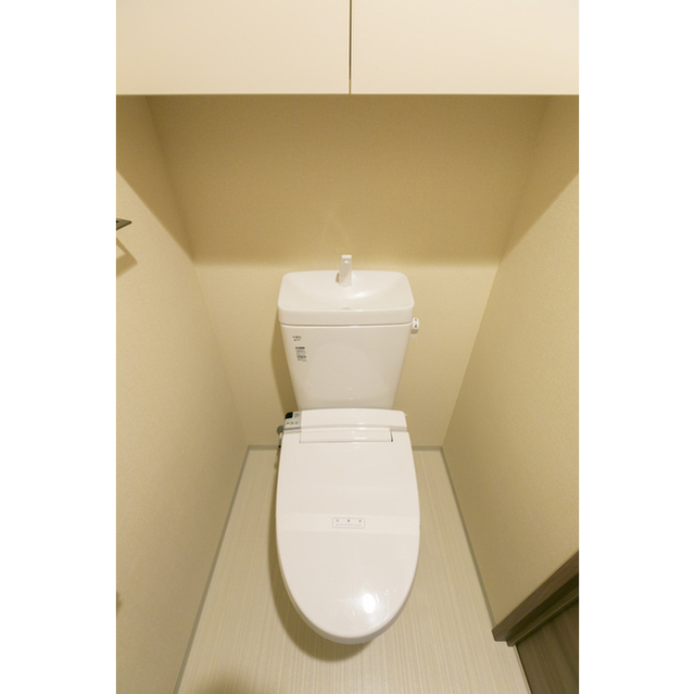 トイレ　写真は同タイプ別部屋