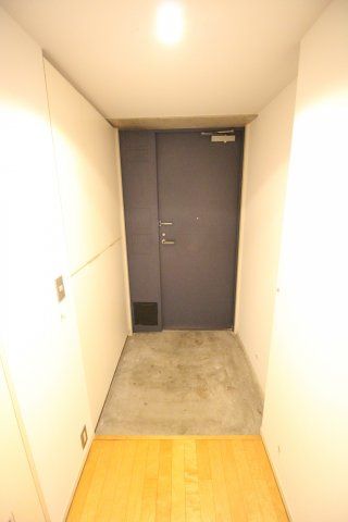 玄関　（別タイプ参考写真）PRATIQUE　NISHISUGAMO