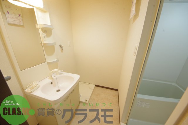 洗面設備　脱衣スペースもあります