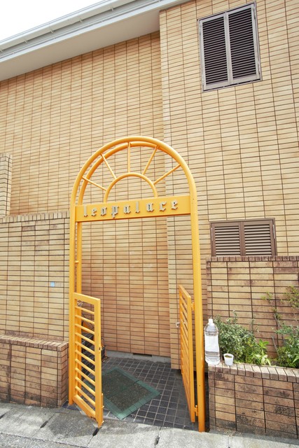 レオパレス南生田の外観写真
